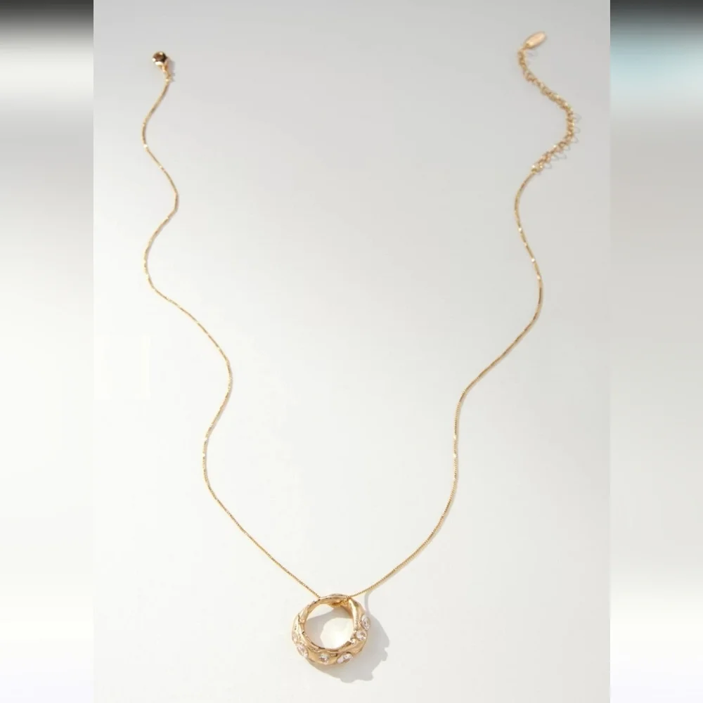 ANTHROPOLOGIE Sculpted Ring Pendant Gold Necklace With Crystals NWT RARE